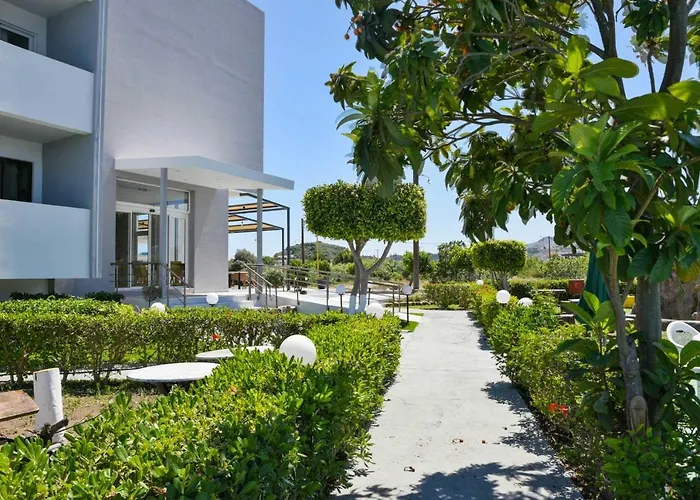 Отель Tsampika 3*