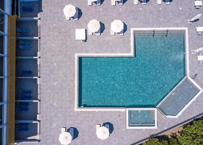 Tsampika Отель 3*