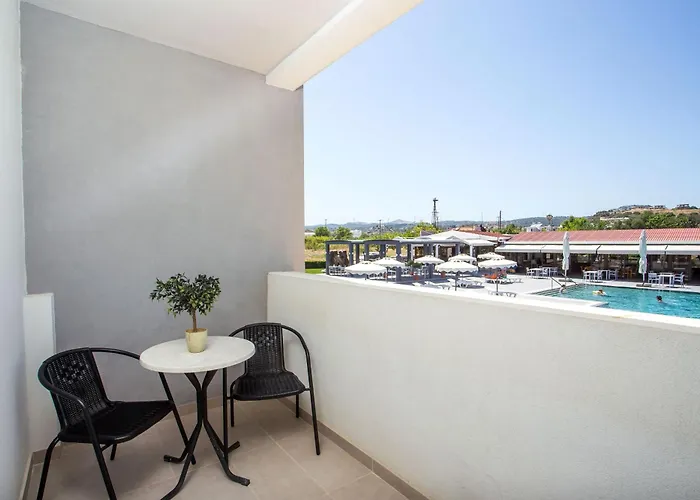 Отель Tsampika 3*