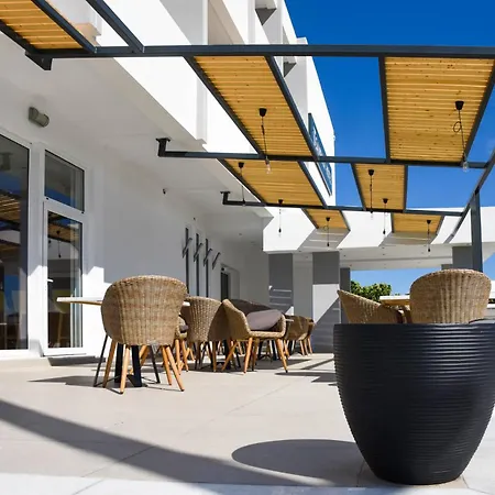 Hotel Tsampika 3*