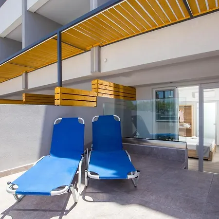 Tsampika Otel