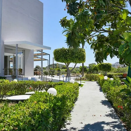 Отель Tsampika 3*