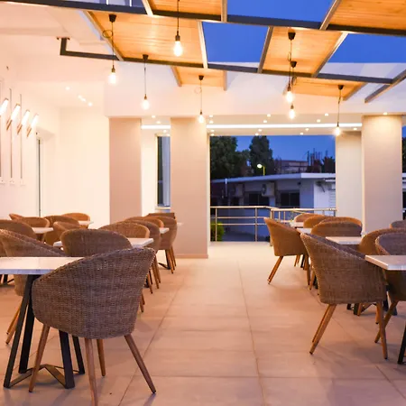 Отель Tsampika 3*